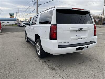 2019 Chevrolet Suburban LT   - Photo 7 - Morgantown, WV 26505