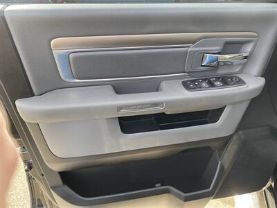 2016 RAM 1500 BIG HORN   - Photo 11 - Morgantown, WV 26505