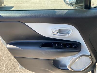 2022 Jeep Renegade Latitude   - Photo 14 - Morgantown, WV 26505