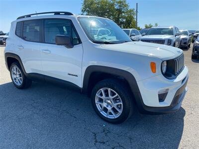2022 Jeep Renegade Latitude   - Photo 3 - Morgantown, WV 26505