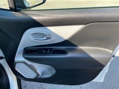 2022 Jeep Renegade Latitude   - Photo 21 - Morgantown, WV 26505