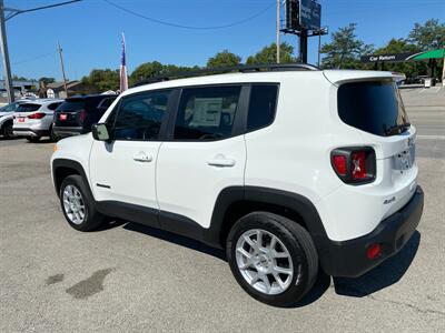 2022 Jeep Renegade Latitude   - Photo 9 - Morgantown, WV 26505