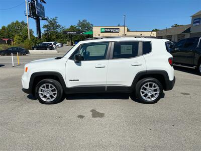 2022 Jeep Renegade Latitude   - Photo 10 - Morgantown, WV 26505