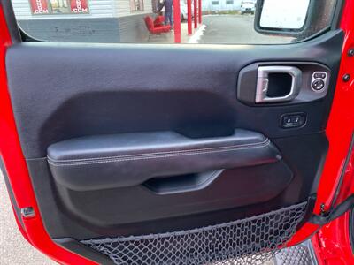 2018 Jeep Wrangler Unlimited Sahara   - Photo 14 - Morgantown, WV 26505