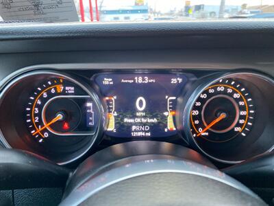 2018 Jeep Wrangler Unlimited Sahara   - Photo 23 - Morgantown, WV 26505