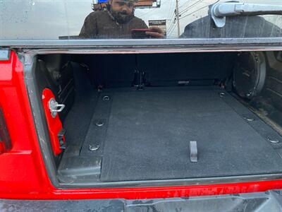 2018 Jeep Wrangler Unlimited Sahara   - Photo 17 - Morgantown, WV 26505