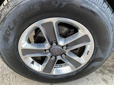 2018 Jeep Wrangler Unlimited Sahara   - Photo 10 - Morgantown, WV 26505