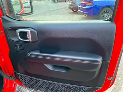 2018 Jeep Wrangler Unlimited Sahara   - Photo 21 - Morgantown, WV 26505