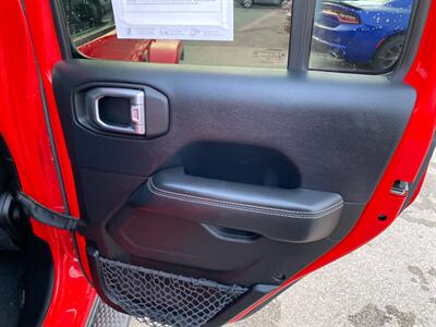 2018 Jeep Wrangler Unlimited Sahara   - Photo 19 - Morgantown, WV 26505