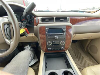 2013 Chevrolet Suburban LT   - Photo 27 - Morgantown, WV 26505