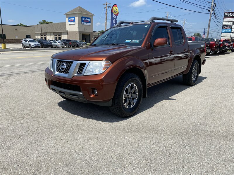 2016 Nissan Frontier 4.0 PRO-4X Crew Cab 4X4 AT's photo