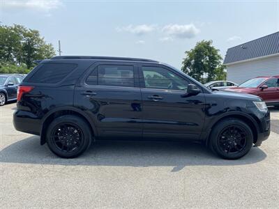 2017 Ford Explorer   - Photo 4 - Morgantown, WV 26505