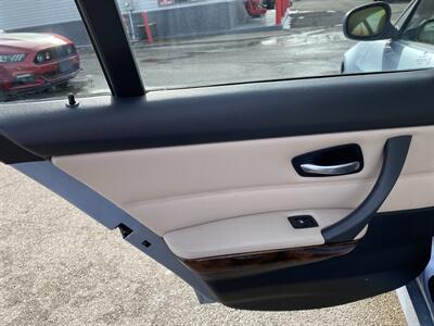 2011 BMW 328i xDrive   - Photo 16 - Morgantown, WV 26505