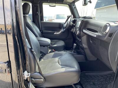 2015 Jeep Wrangler Unlimited Sahara   - Photo 17 - Morgantown, WV 26505