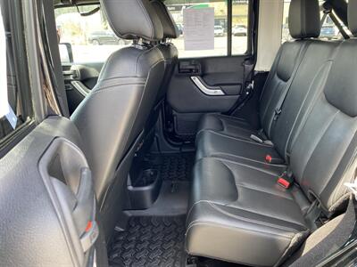 2015 Jeep Wrangler Unlimited Sahara   - Photo 12 - Morgantown, WV 26505