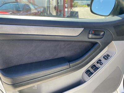 2004 Toyota 4Runner SR5 - Photo 14 - Morgantown, WV 26505