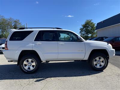 2004 Toyota 4Runner SR5 - Photo 4 - Morgantown, WV 26505
