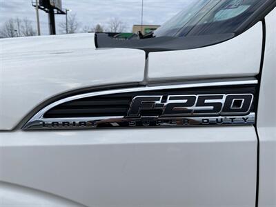 2013 Ford F-250 Super Duty  LARIAT - Photo 9 - Morgantown, WV 26505