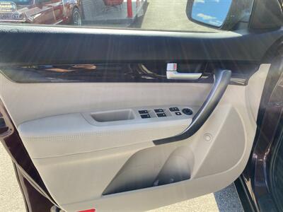 2015 Kia Sorento LX   - Photo 15 - Morgantown, WV 26505