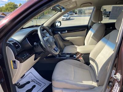 2015 Kia Sorento LX   - Photo 10 - Morgantown, WV 26505