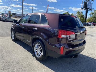 2015 Kia Sorento LX   - Photo 9 - Morgantown, WV 26505