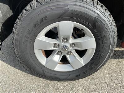 2015 RAM 1500 SLT - Photo 11 - Morgantown, WV 26505