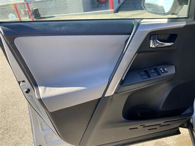 2016 Toyota RAV4 XLE   - Photo 13 - Morgantown, WV 26505