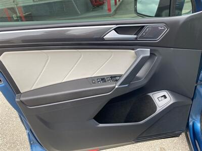 2018 Volkswagen Tiguan 2.0T SEL Premium 4Motion - Photo 12 - Morgantown, WV 26505