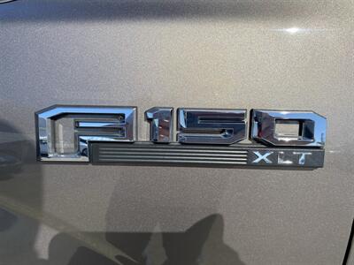 2018 Ford F-150 XLT   - Photo 9 - Morgantown, WV 26505