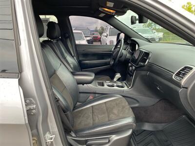 2019 Jeep Grand Cherokee Laredo   - Photo 20 - Morgantown, WV 26505