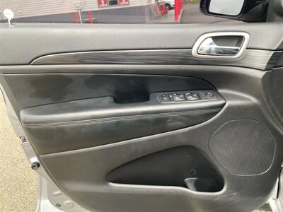 2019 Jeep Grand Cherokee Laredo   - Photo 14 - Morgantown, WV 26505