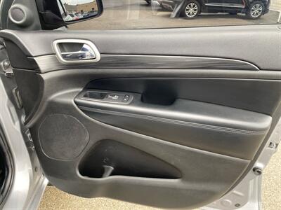 2019 Jeep Grand Cherokee Laredo   - Photo 21 - Morgantown, WV 26505