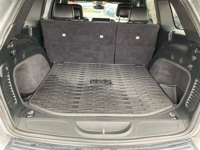 2019 Jeep Grand Cherokee Laredo   - Photo 17 - Morgantown, WV 26505