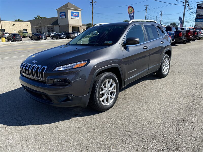 2016 Jeep Cherokee Latitude Altitude   - Photo 1 - Morgantown, WV 26505