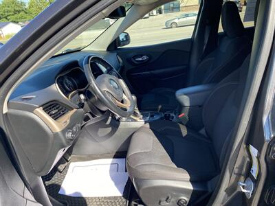 2016 Jeep Cherokee Latitude Altitude - Photo 12 - Morgantown, WV 26505