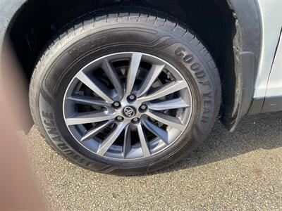 2019 Toyota Highlander XLE - Photo 10 - Morgantown, WV 26505