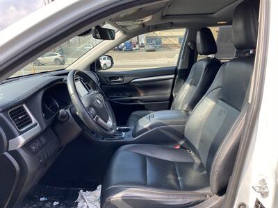2019 Toyota Highlander XLE - Photo 12 - Morgantown, WV 26505