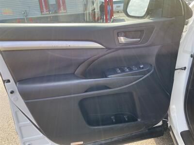 2019 Toyota Highlander XLE - Photo 13 - Morgantown, WV 26505