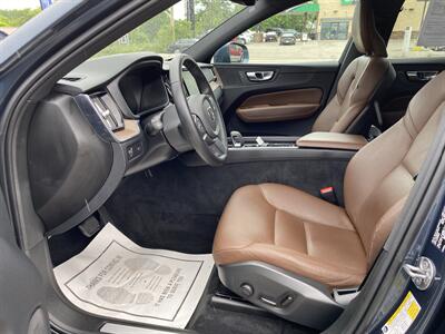 2022 Volvo XC60 B5 Momentum - Photo 11 - Morgantown, WV 26505