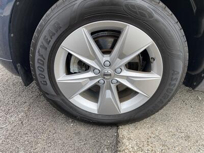 2022 Volvo XC60 B5 Momentum - Photo 9 - Morgantown, WV 26505