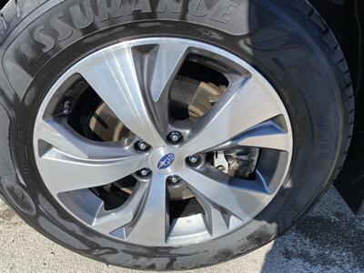 2020 Subaru Ascent Premium 7-Passenger   - Photo 9 - Morgantown, WV 26505
