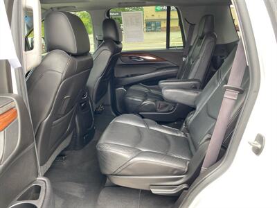 2016 Cadillac Escalade Luxury Collection   - Photo 13 - Morgantown, WV 26505