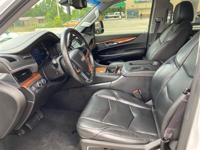 2016 Cadillac Escalade Luxury Collection   - Photo 11 - Morgantown, WV 26505