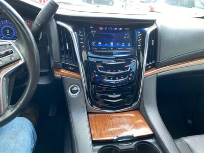 2016 Cadillac Escalade Luxury Collection   - Photo 28 - Morgantown, WV 26505