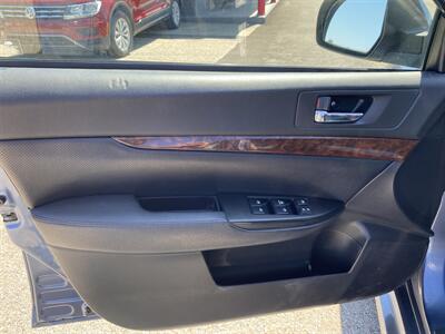 2013 Subaru Legacy 2.5i Limited   - Photo 12 - Morgantown, WV 26505