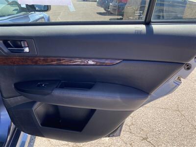 2013 Subaru Legacy 2.5i Limited   - Photo 17 - Morgantown, WV 26505