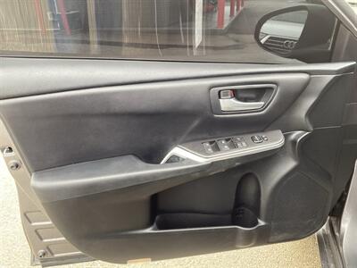 2017 Toyota Camry LE   - Photo 12 - Morgantown, WV 26505