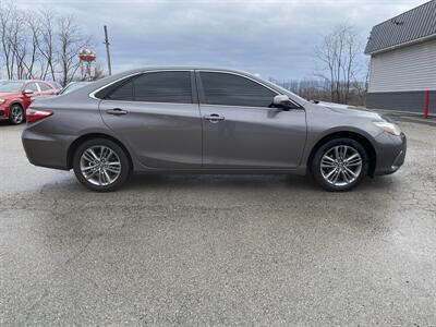 2017 Toyota Camry LE   - Photo 4 - Morgantown, WV 26505