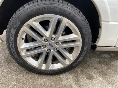 2017 Ford Expedition EL Platinum   - Photo 9 - Morgantown, WV 26505