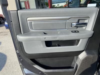 2014 RAM 1500 SLT - Photo 16 - Morgantown, WV 26505